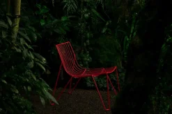 Massproductions Tio fåtölj, helröd