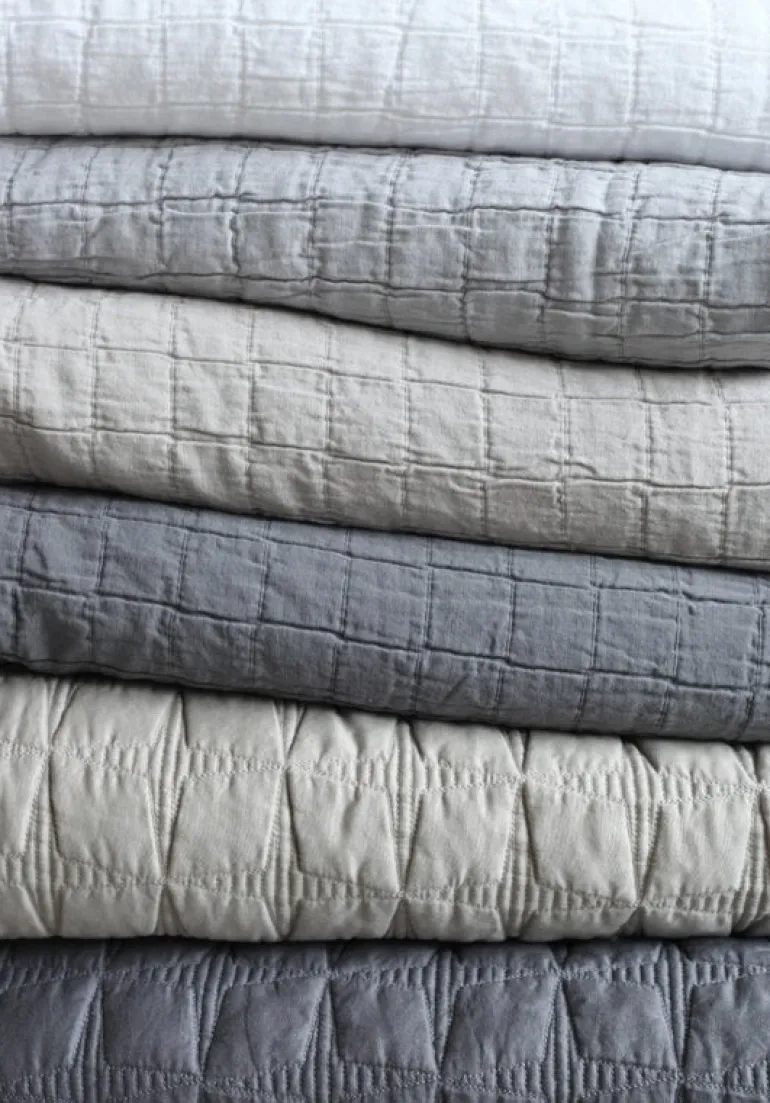 Matri Aava överkast dubbelsäng, 260 x 260 cm, ljusgrå