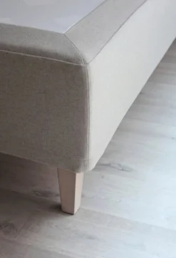 Matri Base Skirt sängskydd, Wooly, ivory melange