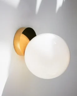 Michael Anastassiades Tip of the Tongue vägg-/taklampa, polerad mässing