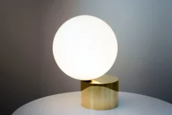 Michael Anastassiades Tip of the Tongue bordslampa, polerad mässing