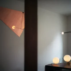 Michael Anastassiades Tip of the Tongue bordslampa, polerad mässing