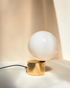 Michael Anastassiades Tip of the Tongue bordslampa, polerad mässing