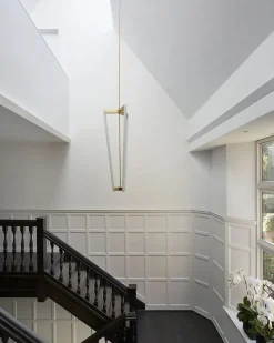 Michael Anastassiades Tube ljuskrona, satinmässing