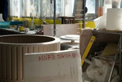 Miniforms Kolos sidobord, glaserad terrakotta