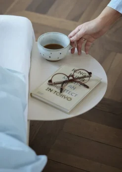 Moebe Nattduksbord, sand