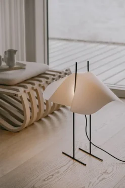 Motarasu Cho golvlampa, vit - svart