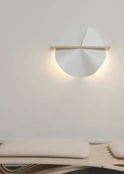 Motarasu Dawn vägglampa, vit - oljad ek