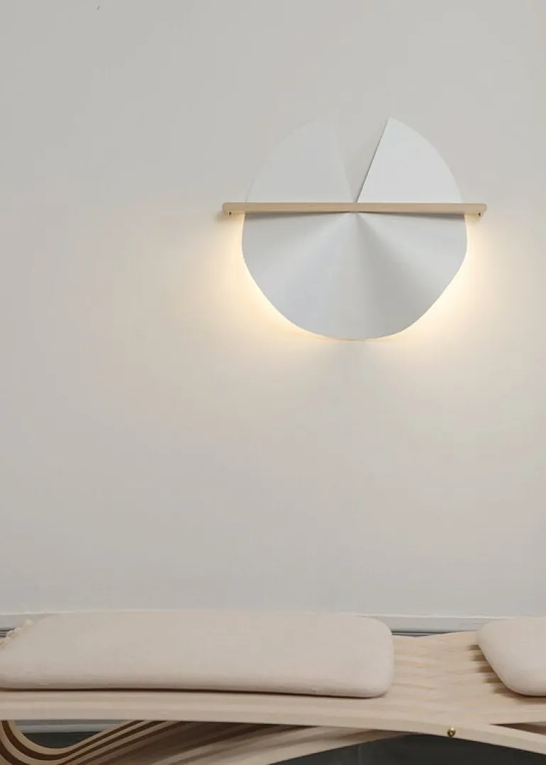 Motarasu Dawn vägglampa, vit - oljad ek