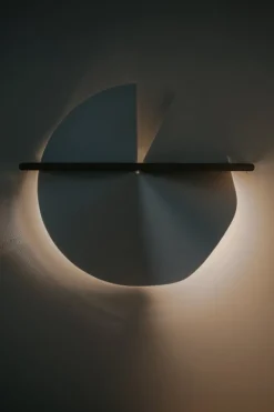 Motarasu Dawn vägglampa, vit - oljad ek