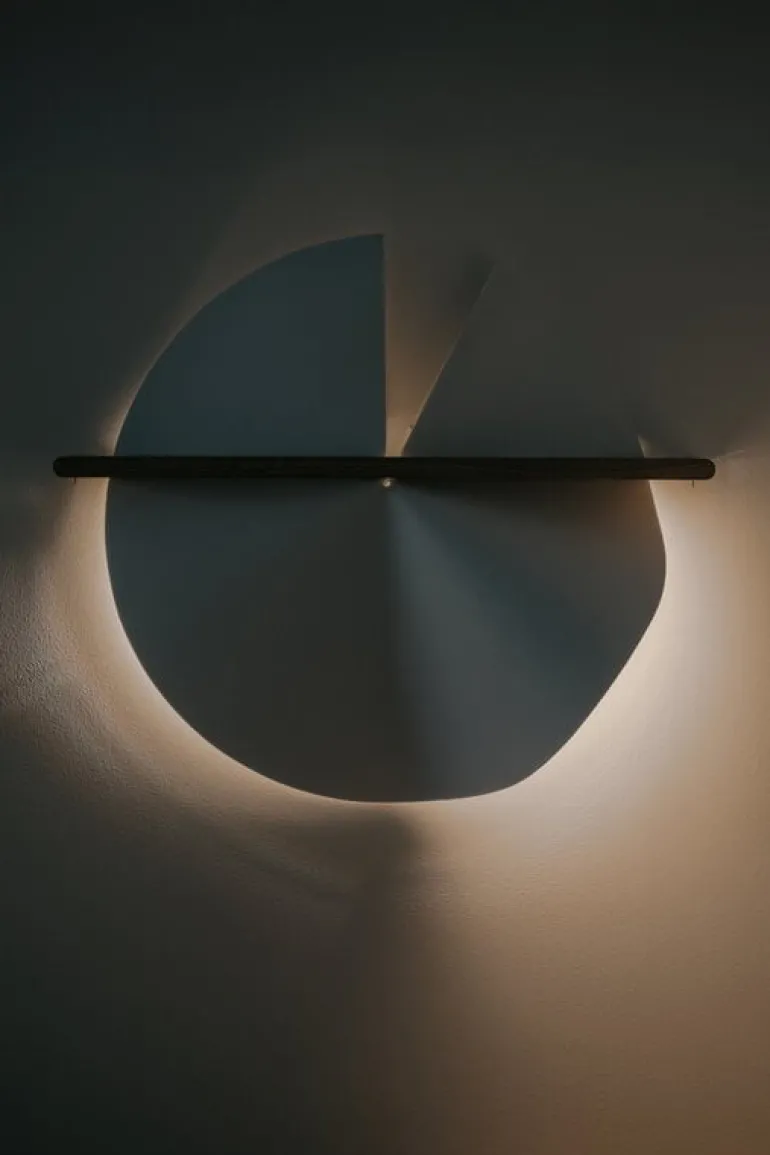 Motarasu Dawn vägglampa, vit - oljad ek