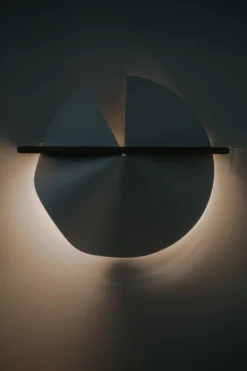 Motarasu Dawn vägglampa, vit - oljad ek