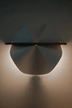 Motarasu Dawn vägglampa, vit - oljad ek