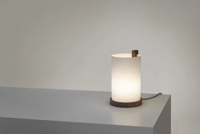 Motarasu Enso bordslampa, vit - svartoljad ek