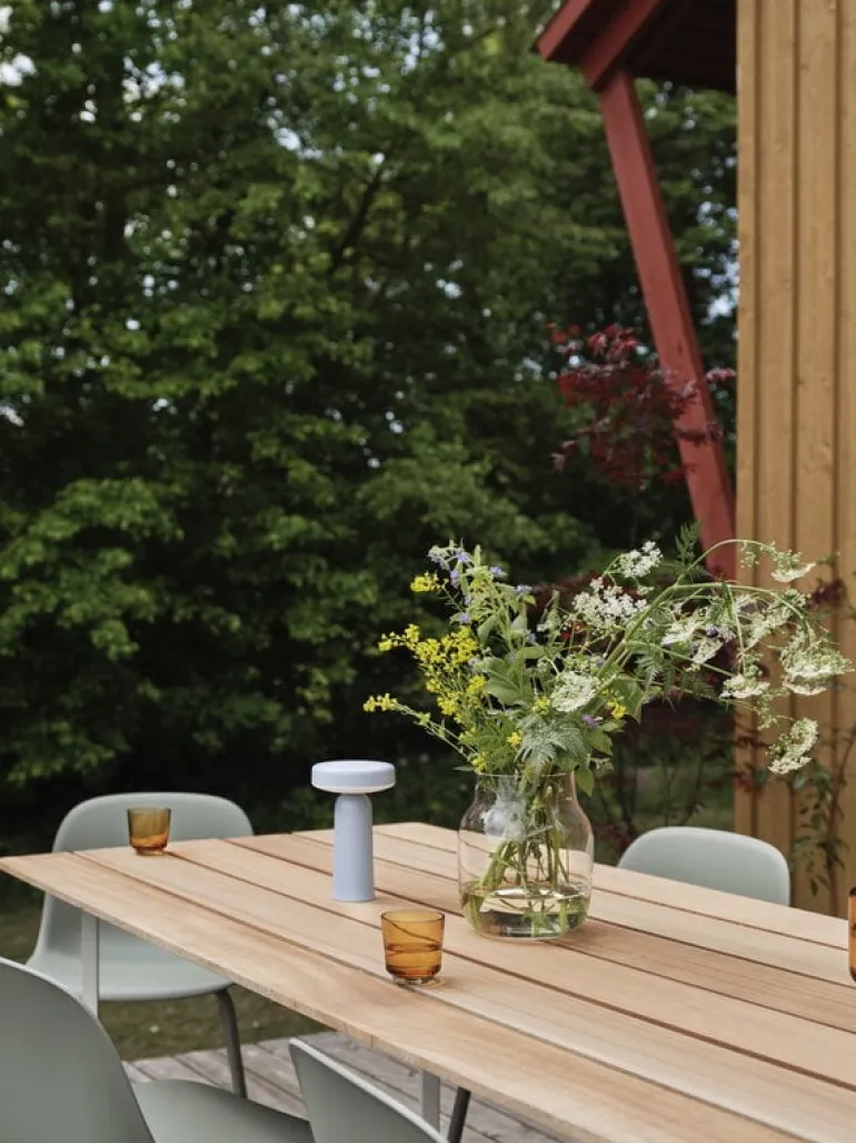 Muuto 70/70 Outdoor bord, 225 x 90 cm, Sapele-mahogny - grå