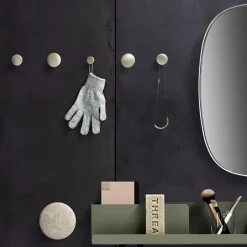 Muuto Dots Metal klädkrokar, 5-pack, svart