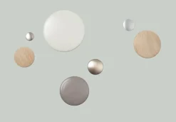 Muuto Dots Wood klädkrok, naturvit