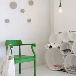 Muuto Dots Wood klädkrokar, 5-pack, svart