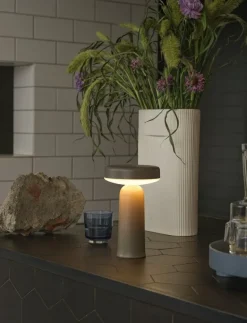 Muuto Ease bärbar lampa, brungrå