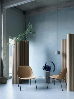 Muuto Fiber loungestol, tubram, ockra - svart