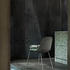 Muuto Fiber stol, rörram, vit