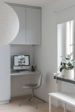 Muuto Fiber stol, snurrfunktion, grå