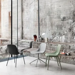 Muuto Fiber stol, snurrfunktion, ockra - svart