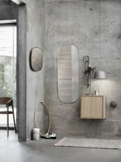 Muuto Framed spegel, liten, brungrå