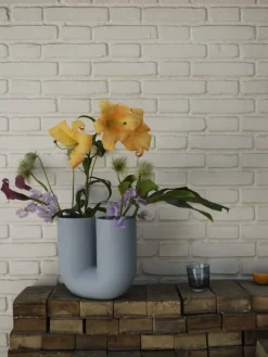 Muuto Kink vas, ljusblå