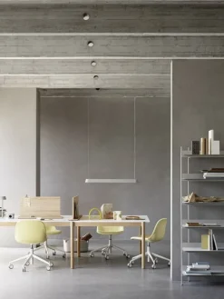 Muuto Linear pendellampa, 87,2 cm, grå