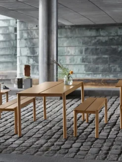 Muuto Linear Steel bord 140 x 75 cm, burnt orange