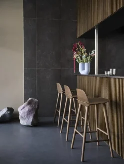 Muuto Nerd barstol, 75 cm, mörkbrun bets