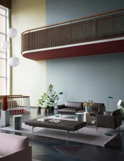 Muuto Outline dagbädd, cognacsfärgat läder - svart