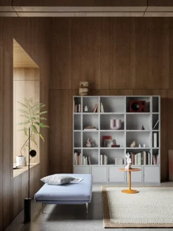 Muuto Outline dagbädd, cognacsfärgat läder - svart