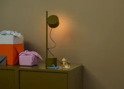 Muuto Post bordslampa, brungrön