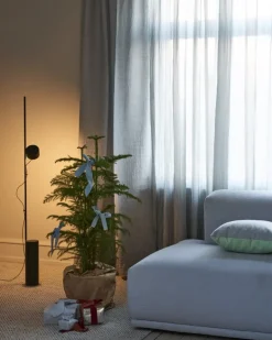 Muuto Post golvlampa, brungrön