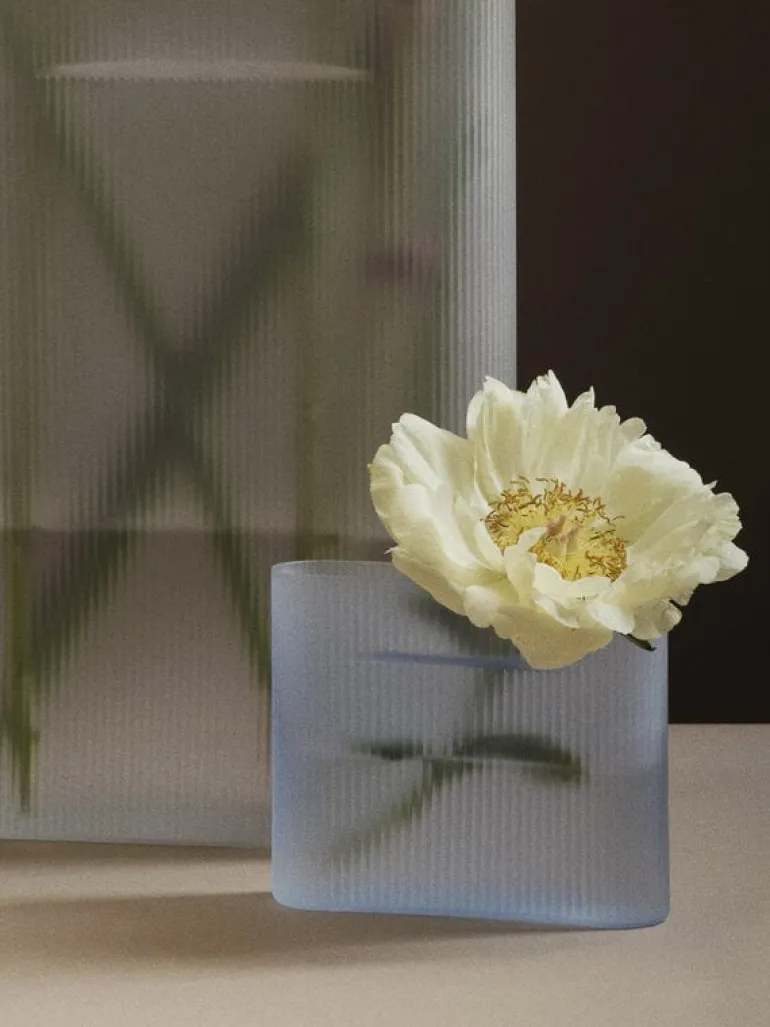 Muuto Ridge vas, 35 cm, vit frostat glas