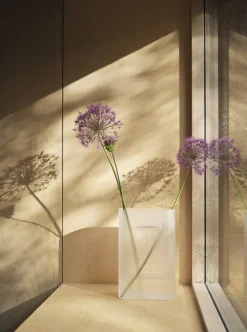 Muuto Ridge vas, 35 cm, vit frostat glas