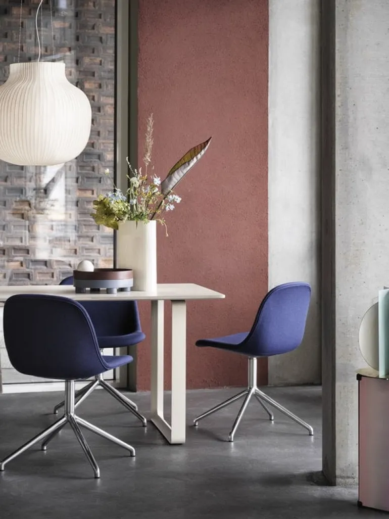 Muuto Ridge vas, liten, naturvit