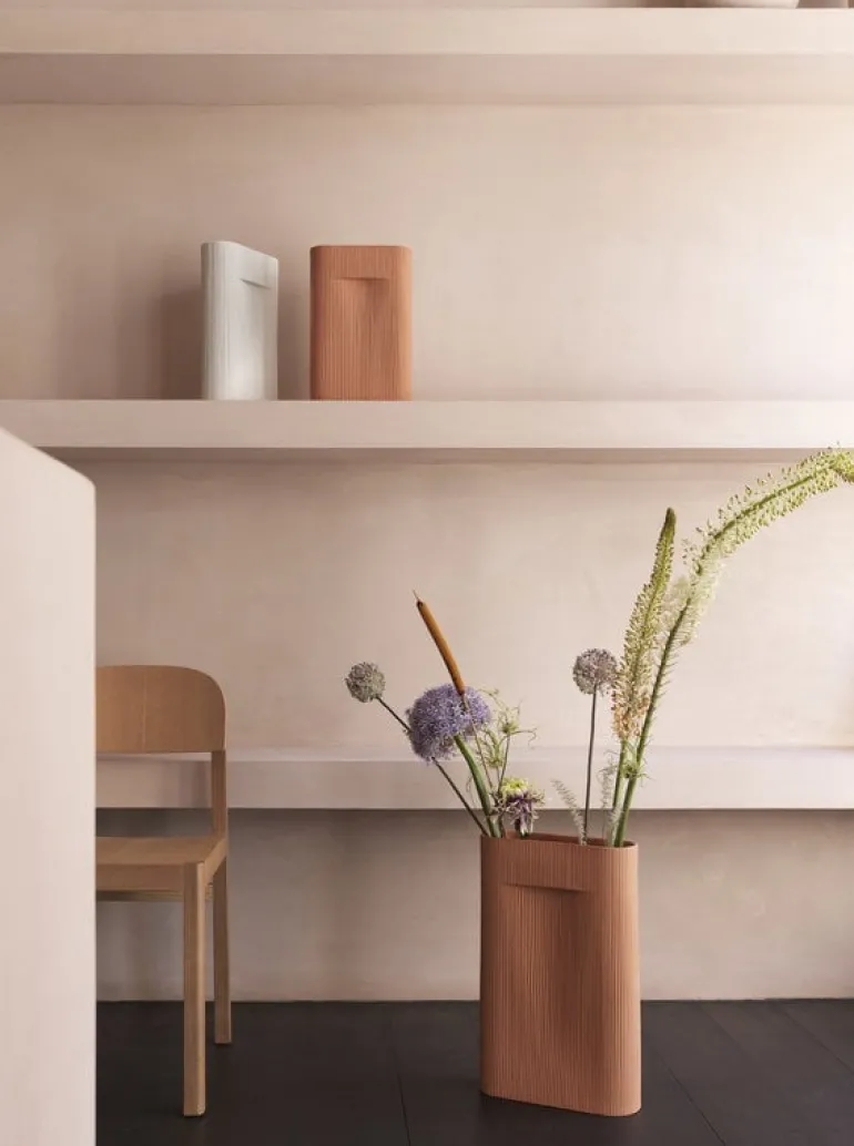 Muuto Ridge vas, stor, terrakotta