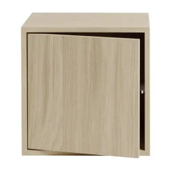 Muuto Stackad hyllmodul med lucka, medium, ek