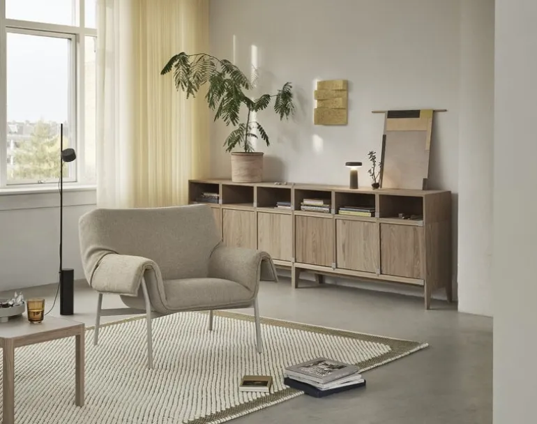 Muuto Stackad hyllmodul med lucka, medium, ek