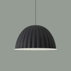 Muuto Under the Bell pendellampa 55 cm, svart