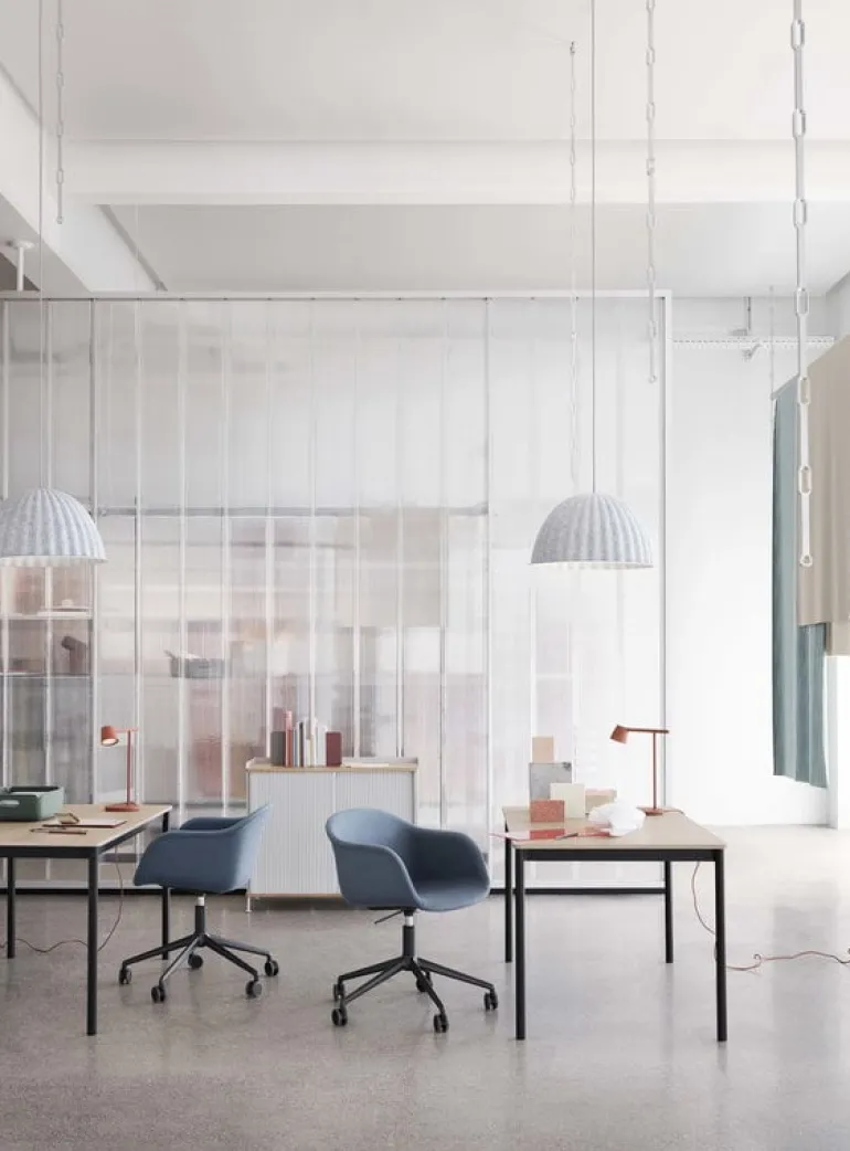 Muuto Under the Bell pendellampa, 55 cm, vit melange