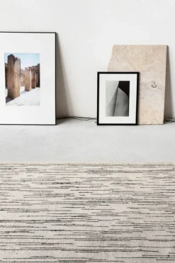 Nanimarquina Doblecara 1 matta, svart - naturvit