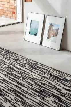 Nanimarquina Doblecara 1 matta, svart - naturvit