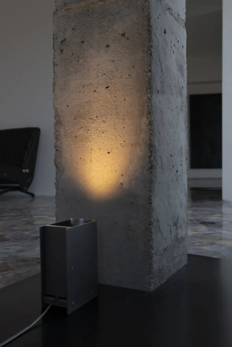 Nemo Lighting Plint golv-/bordslampa, svart