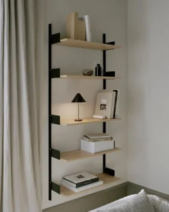 New Works Brolly bärbar bordslampa, svart stål