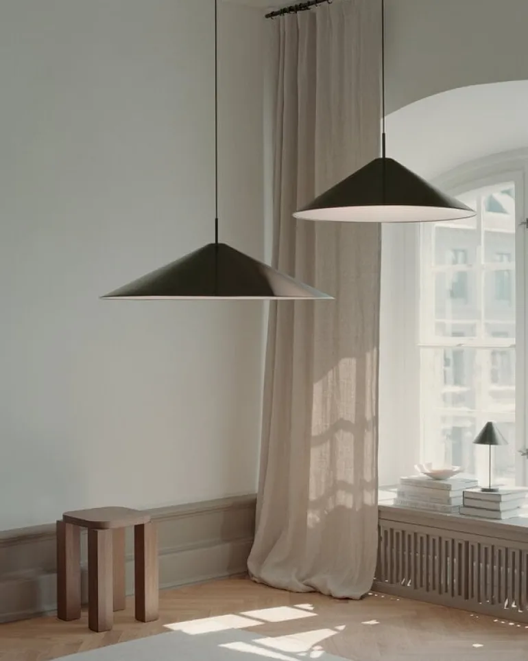 New Works Brolly pendellampa, 70 cm, anodiserad svart