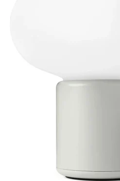 New Works Karl-Johan bärbar bordslampa, ljusgrå